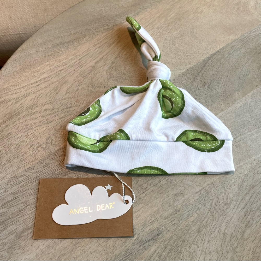 NWT Angel Dear Avocado knotted hat- infants 0-3 months